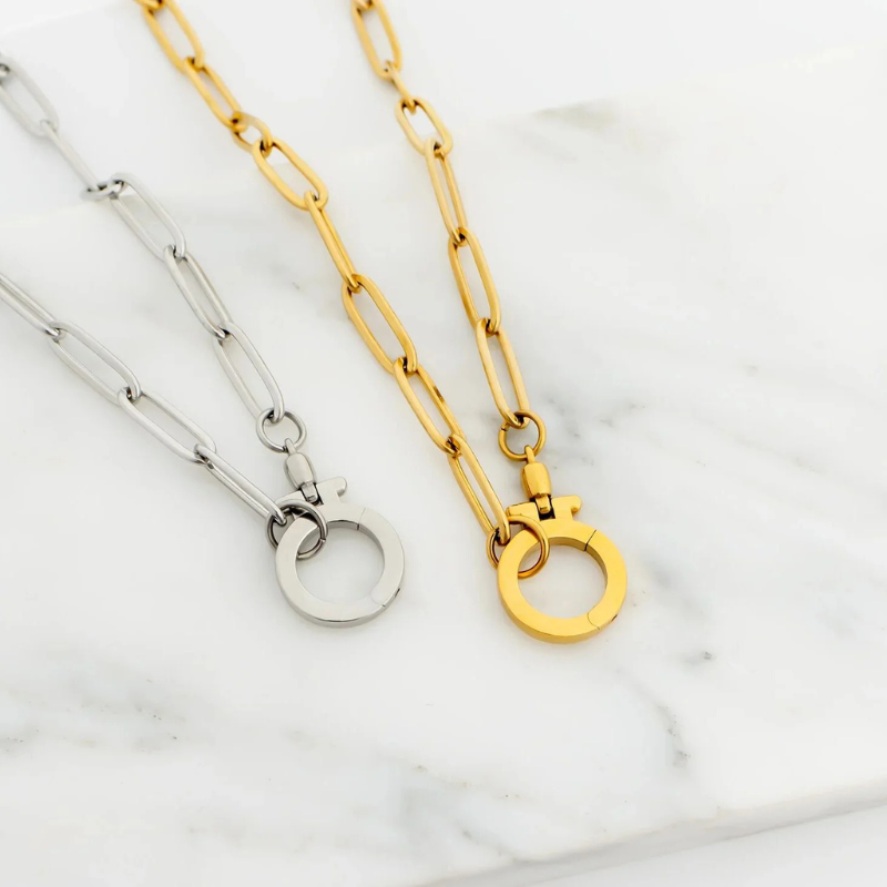 Carabiner Circle Necklace with Paperclip Chain in Gold