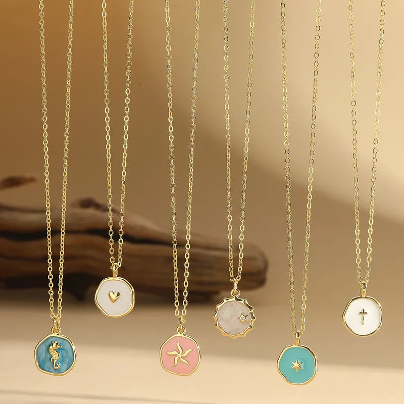 Star Charm Pendant Necklace in Gold