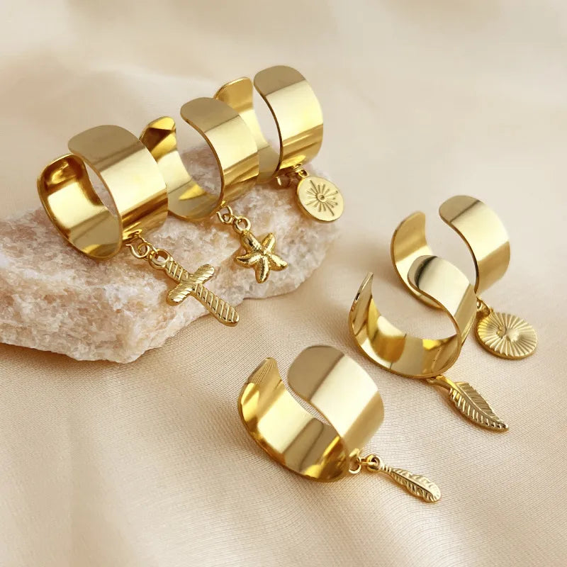 Adjustable Charm Barrel Ring in Gold Star