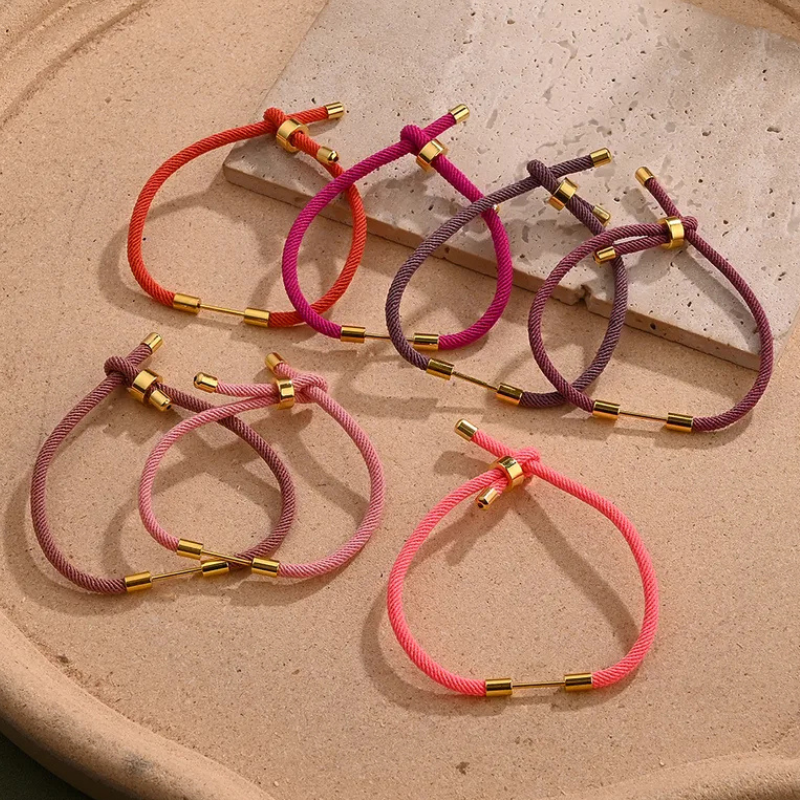 Charm Bar Wrist Lace in Pink