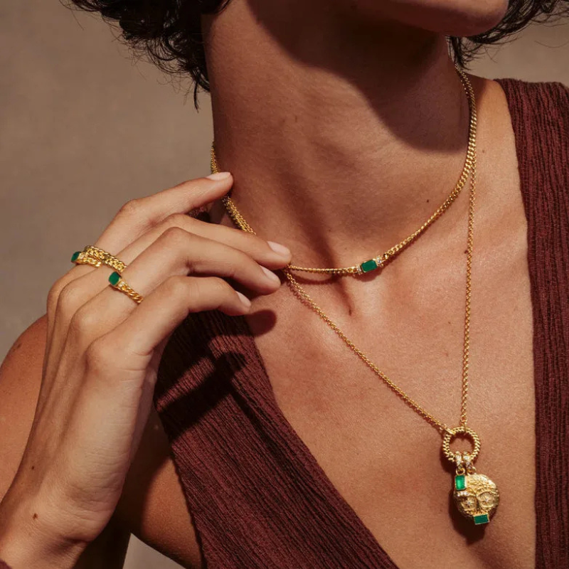 Zircon Open Mouth Clasp Necklace in Gold